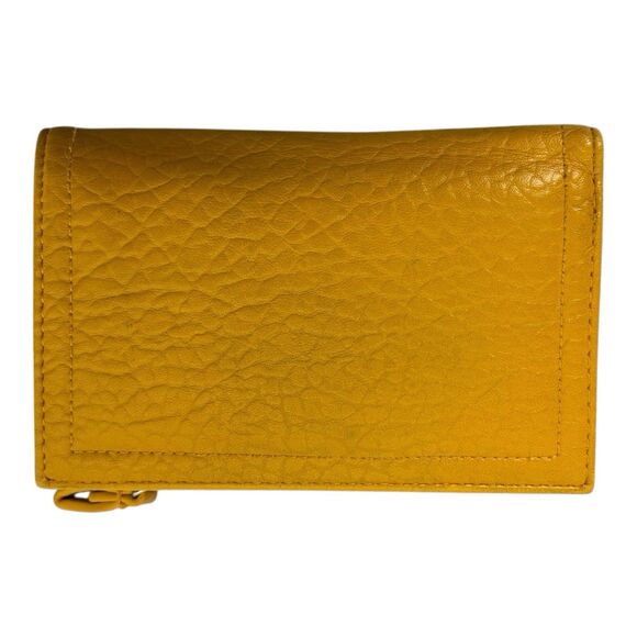 JESSICA SIMPSON WALLET WITH SNAP CLOSURE  ZIPPERED SECTION CARD SLOTS YELLOW 6x4 - Picture 2 of 13